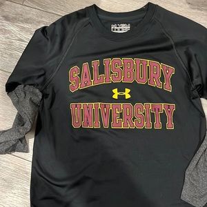 Boys small under armour shirt